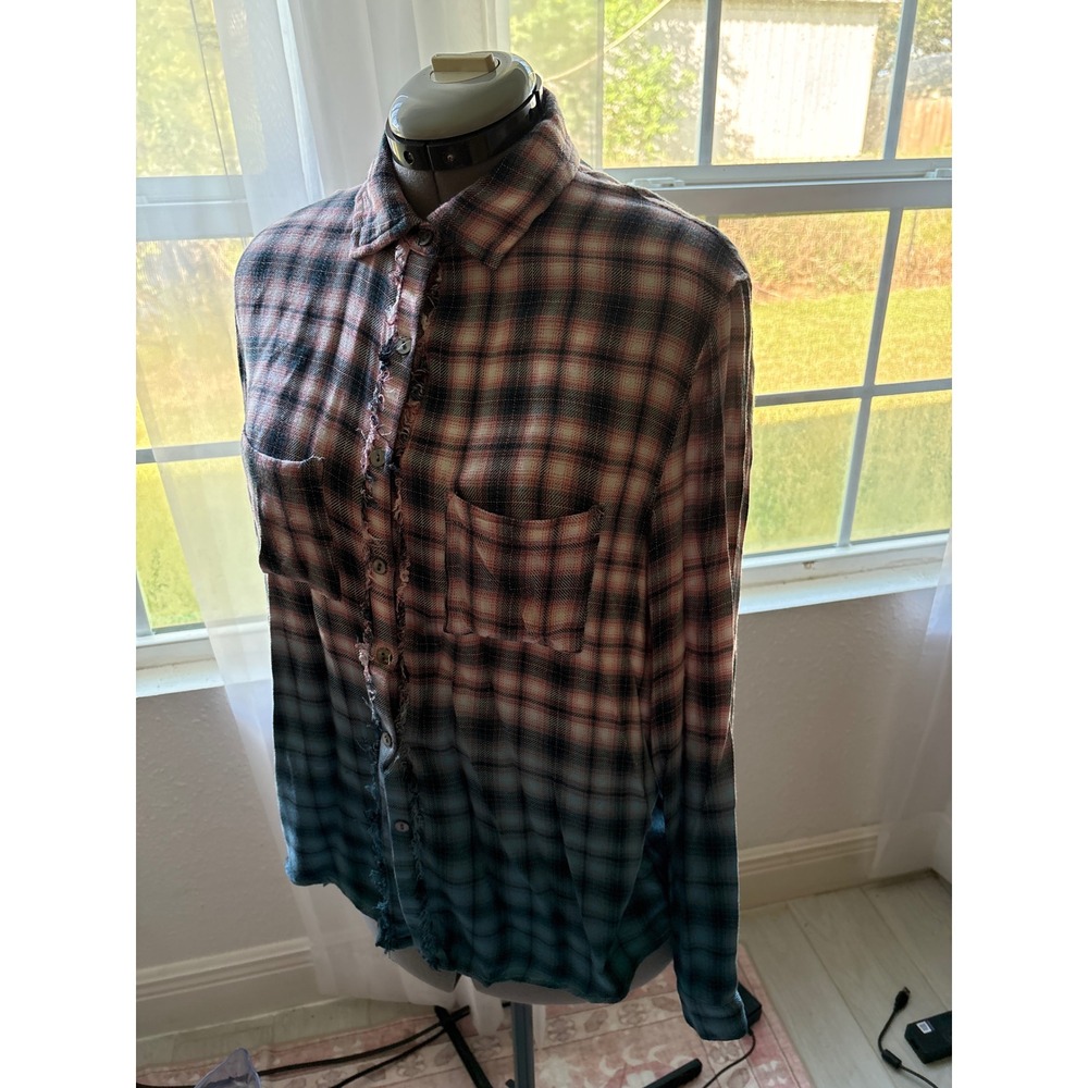 BD Collection Button Down Women M Pink Blue Ombre Plaid Frayed Distressed Shirt